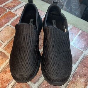 New blk men’s Skechers GOGA Max sz 11. Sneakers